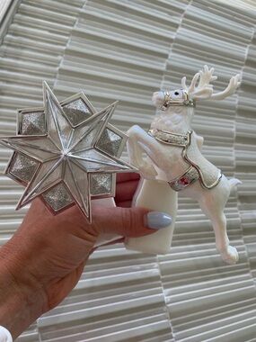 Bath & Body Works White & Silver Reindeer and Snowflake wallflower plug in